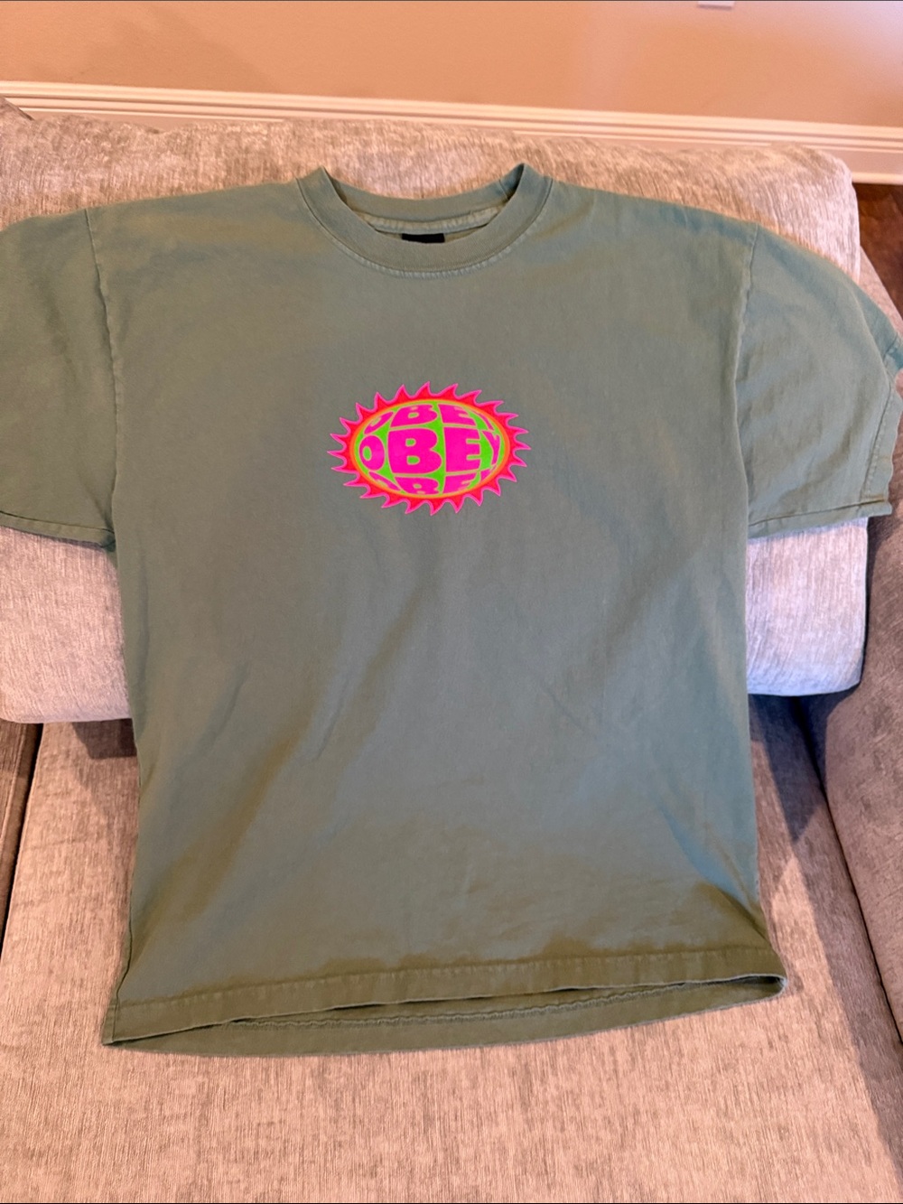 Obey t-shirt in M. Like new! Make a bundle of 3 & save 10%. Also make an offer!